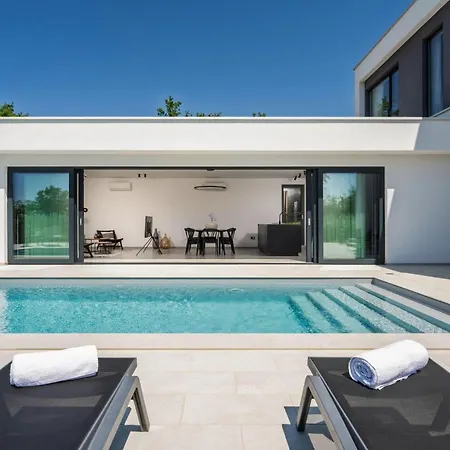 Karbula Holiday home
